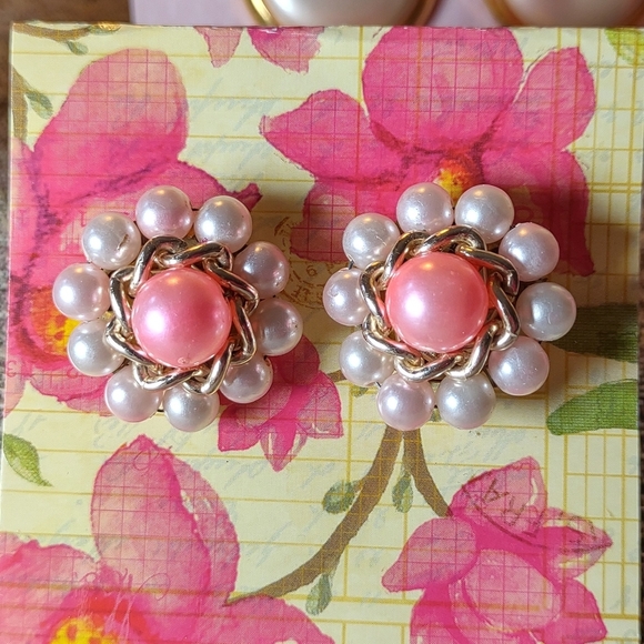 Vintage 1950's Clip On Earrings - Picture 1 of 5